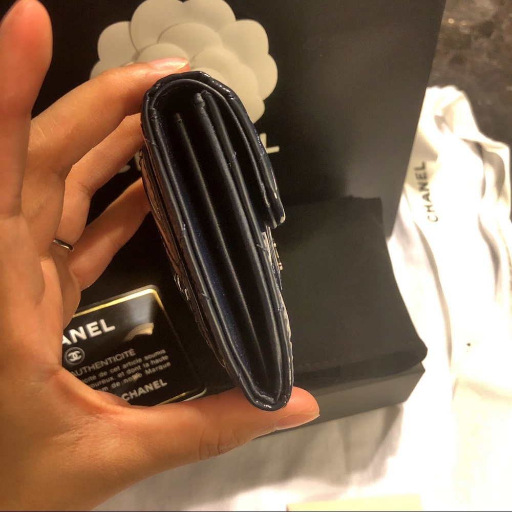 💋SOLD💋Chanel Cruiser Patent Leather Wallet - Picture 5 of 8